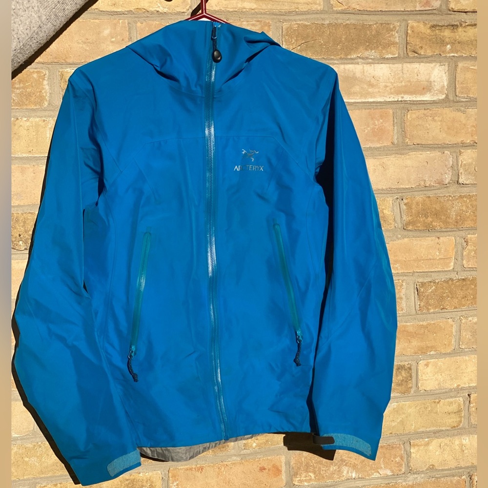 Blue Arc’teryx beta LT